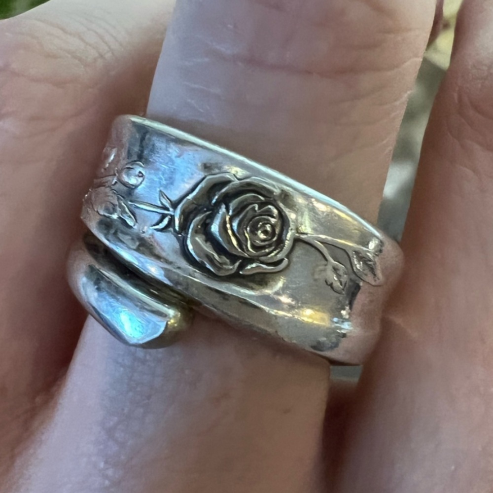 Vintage Silver Wrap Ring with Rose Embossed design. Morning Rose about 7-7.25 - Picture 17 of 17